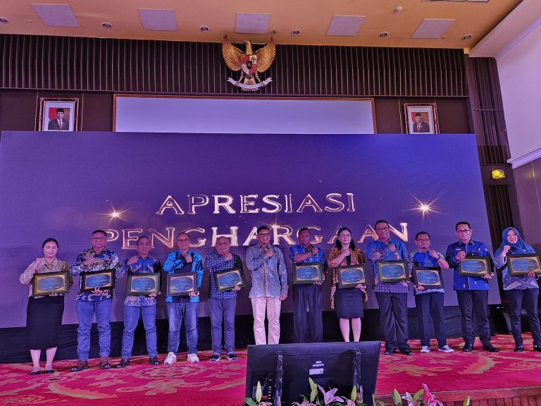 PT Biomasa Jaya Abadi Raih Penghargaan Penghasil Devisa Ekspor Terbesar di Gorontalo