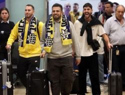 Penerbangan Evakuasi Israel Tiba di Bandara Ben Gurion Setelah Bentrokan di Amsterdam