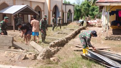 Koramil Popayato Pimpin Aksi Bersih Pasca Banjir di Pohuwato