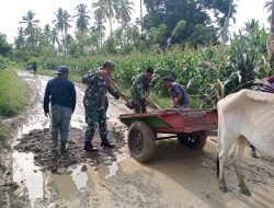 TNI dan Warga Gotong Royong Perbaiki Jalan di Dusun Maranti, Pohuwato