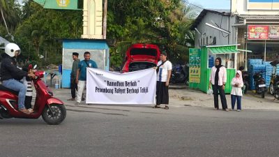 Penambang Rakyat Pohuwato Bagikan 300 Paket Takjil di Bulan Ramadan