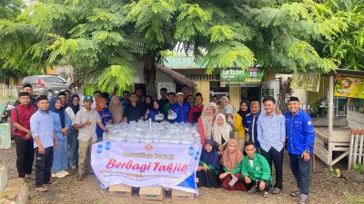 Rakyat Penambang dan Karang Taruna Pohuwato Salurkan 500 Paket Takjil di Wanggarasi dan Lemito
