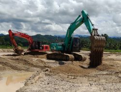 Sungai di Hulawa Buntulia Terdampak Pendangkalan, YR Team Lakukan Normalisasi
