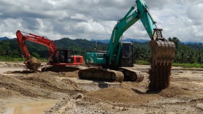 Sungai di Hulawa Buntulia Terdampak Pendangkalan, YR Team Lakukan Normalisasi