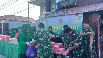 Persit KCK Cabang LXIX Kodim 1313/Pohuwato Berbagi Takjil di Simpang Duhiada’a, Warga Antusias Sambut Aksi Ramadan