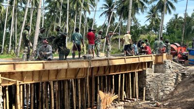 Pembangunan Jembatan Desa Wonggarasi Mulai Tampak, TNI dan Warga Gotong Royong Percepat Pekerjaan