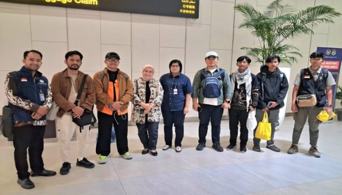 Kemlu Pulangkan 6 WNI Relawan Global Sumud Land Convoy yang Terhenti di Libya