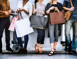 Antrean Barang Viral Dipicu FOMO dan Status Sosial, Kata INDEF