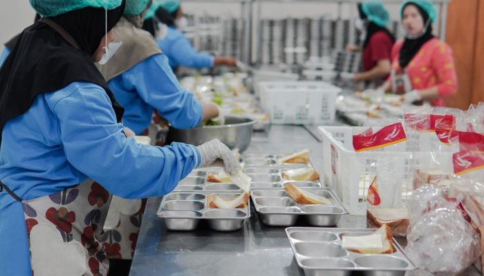 BGN Catat 55 Persen SPPG Sudah Miliki SLHS