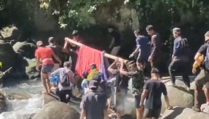 Masni Ditandu 4 Jam Saat Hendak Melahirkan di Tutar, Bayinya Tak Selamat