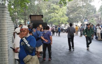 Bobotoh Padati Jalan Sekitar Gedung Sate untuk Konvoi Juara Persib