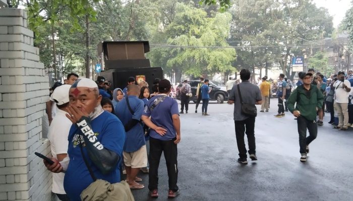 Bobotoh Padati Jalan Sekitar Gedung Sate untuk Konvoi Juara Persib
