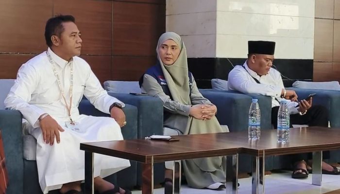 Wakil Ketua DPR RI Temui Jemaah Haji di Mekkah, Serap Masukan soal Konsumsi dan Petugas