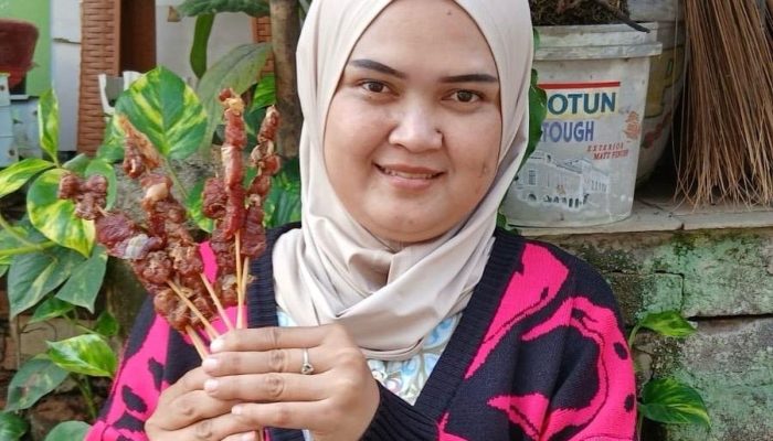 Widya, Peracik Bumbu Sate Idul Adha yang Tak Suka Daging karena Trauma Masa Kecil