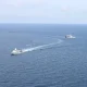KRI Bung Hatta dan KRI Teluk Kupang Gelar Latihan Evakuasi Medis di Balikpapan