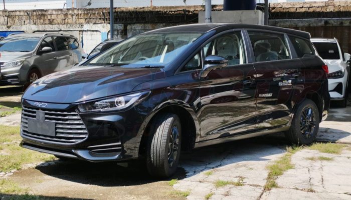 BYD M6 DM Classic, Varian Keluarga PHEV Termurah yang Mulai Terlihat di Diler Jakarta