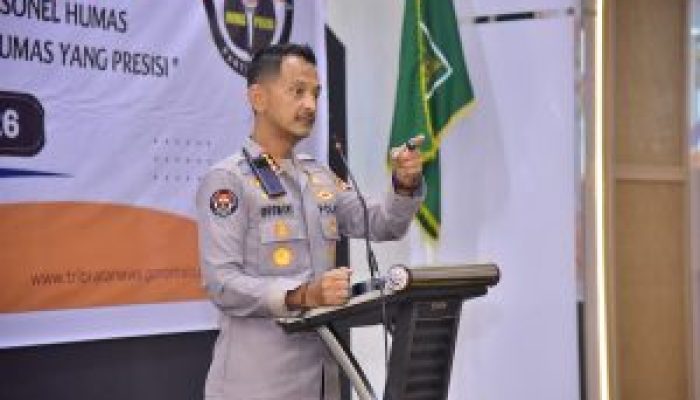 Kabid Humas Polda Gorontalo Tutup Bimtek Kehumasan di Era Digital