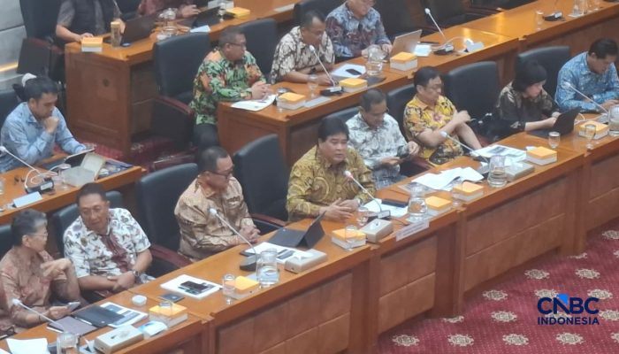 Pengusaha Sebut RI Masuk Jurang Deindustrialisasi, Ini Penyebabnya