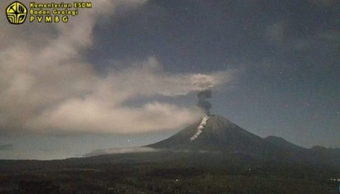 Gunung Semeru Erupsi, Awan Panas Guguran Meluncur 2.500 Meter