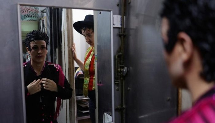 51 Pria Ditangkap dalam Penggerebekan Dugaan Pesta Gay dan Narkoba