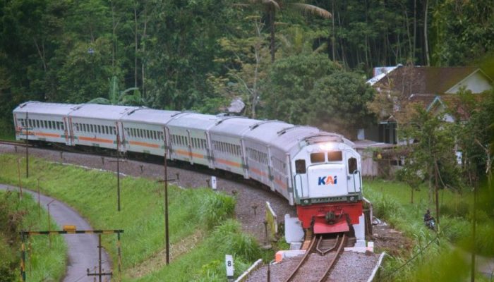 KAI Catat Penjualan 911.176 Tiket Jelang Long Weekend