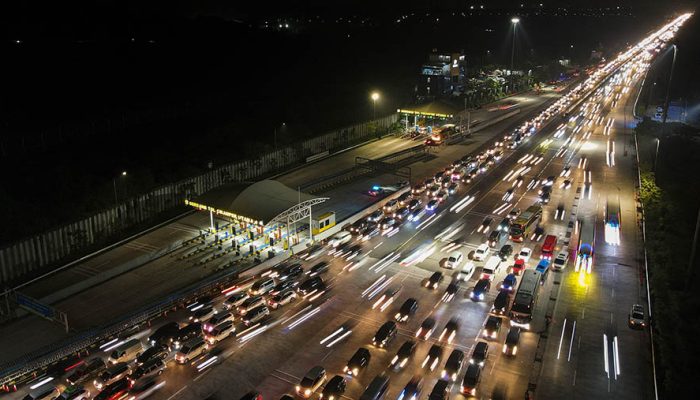 Arus Kendaraan Menuju Timur Trans Jawa Melonjak pada Libur Panjang Iduladha 2026/1447 Hijriah – Nasional