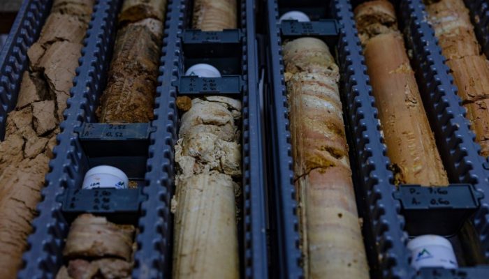 Aparat Gagalkan Ekspor 390 Ton Logam Tanah Jarang di Batam