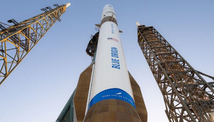 Blue Origin: Roket New Glenn Meledak Saat Uji Coba di Landasan Peluncuran