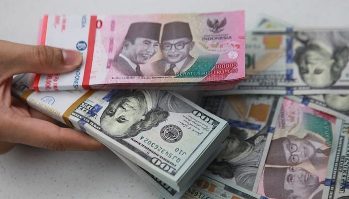 Rupiah Offshore Nyaris Rp17.900/US$, Mengapa Jadi yang Paling Bergejolak di Asia?