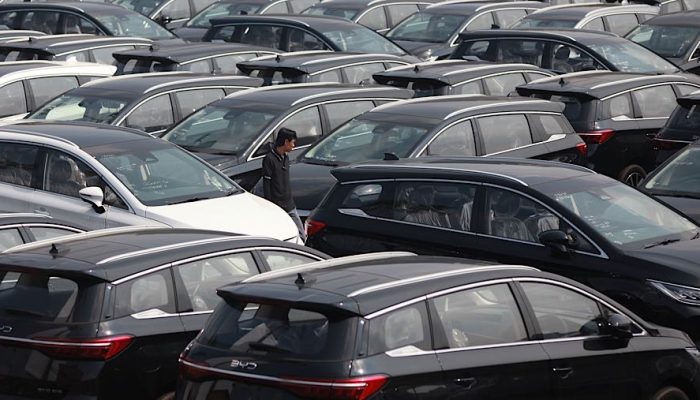 Pengamat: Harga Mobil Listrik China Mulai Mengusik LCGC