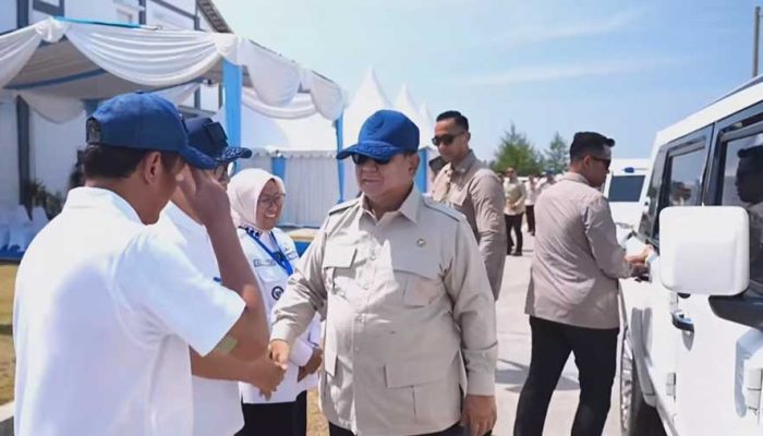 Prabowo Bercanda soal Reshuffle Zulhas Usai Salah Sebut Desa Panen Raya