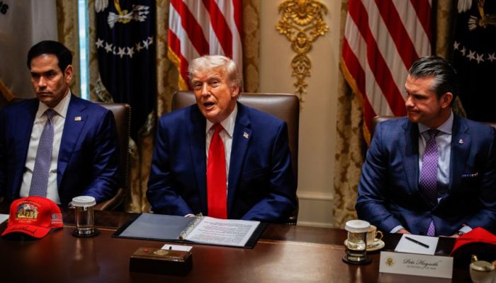 Trump Terjepit di Tengah Selat Hormuz yang Masih Tertutup