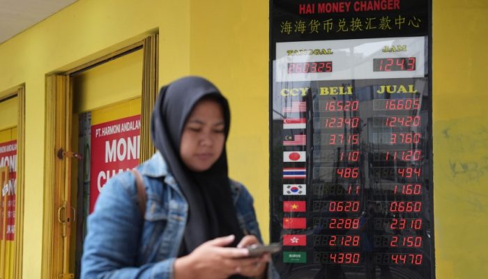 Daftar Kurs Rupiah di Bank, Ada yang Menjual Rp17.963 per Dolar AS