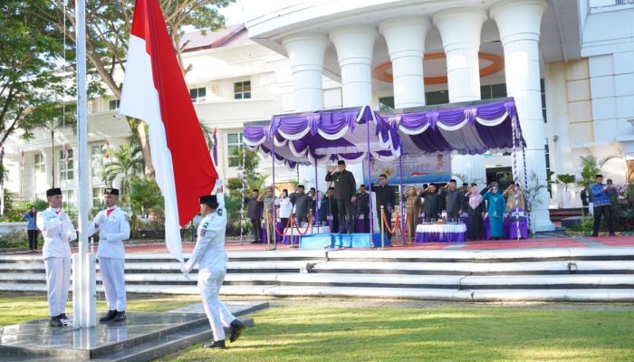 Gusnar Serukan Pengamalan Nilai Pancasila Saat Jadi Inspektur Upacara