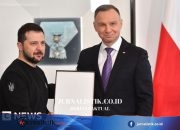 Zelensky returns highest Polish honour after award stripped
