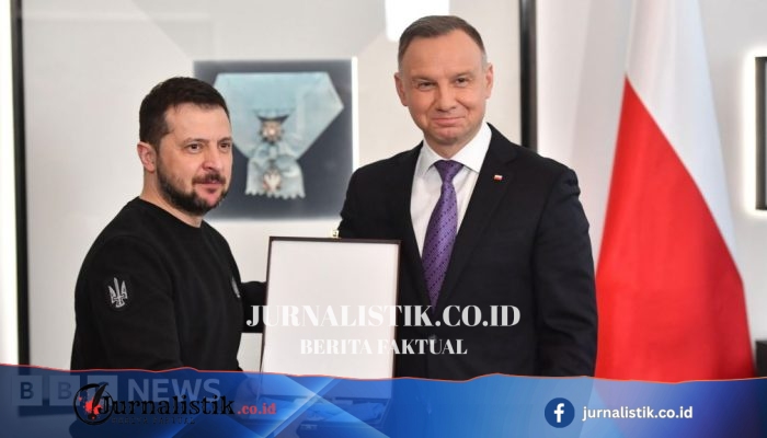 Zelensky mengembalikan penghargaan tertinggi Polandia setelah dicabut