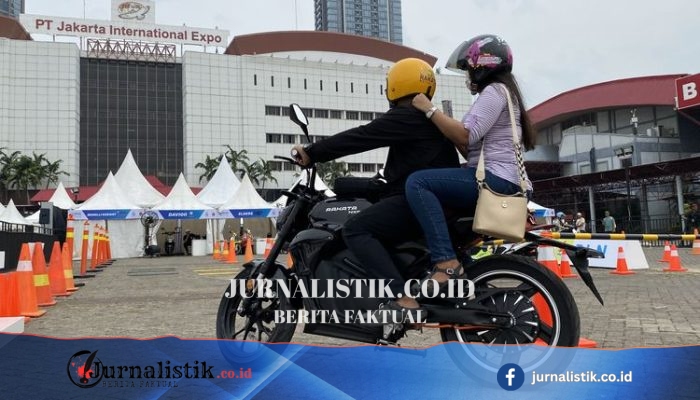 Boncengan Motor: Peran Penumpang untuk Jaga Keseimbangan di Jalur Liburan