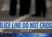 Boy, 17, stabbed to death in south London prompting murder investigation