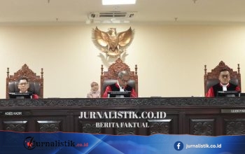 Saldi Isra Menilai Uji Materi UU PPLH oleh Mahasiswa Unesa: Sudah Baik, Tapi Legal Standing Perlu Dipertajam