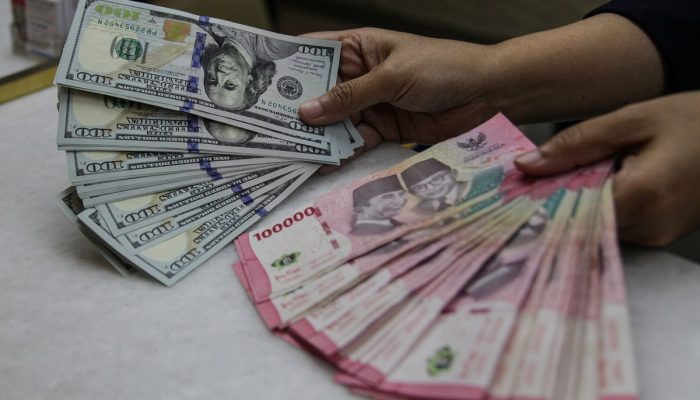 Analis: Konflik Timur Tengah Jadi Pemicu Utama Rupiah Tembus Rp 17.900