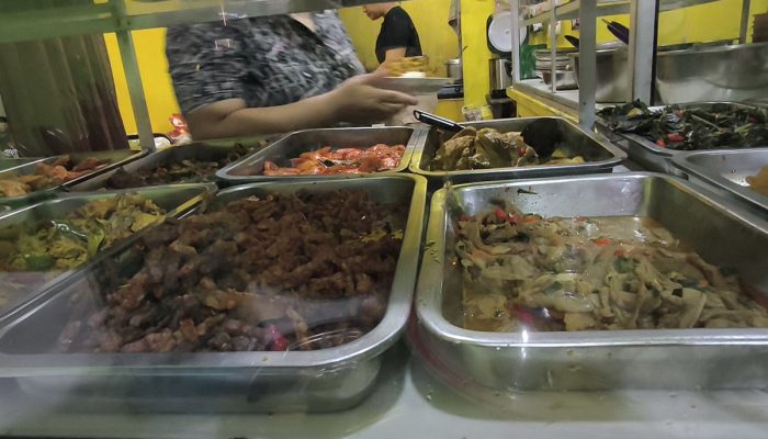 Warga Kini Tak Sekadar Makan: Sedang Bertahan