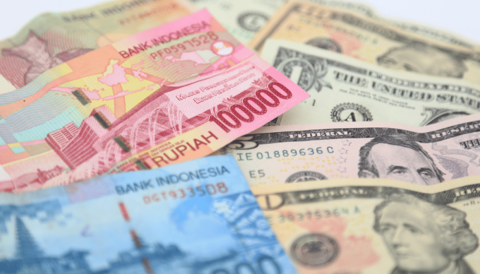 Rupiah Cetak Rekor Baru, Tembus Rp 18.000 di Perdagangan Global