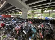 Penampakan Kuburan Kendaraan di Kolong Flyover, Motor Ringsek hingga Bus Hancur News 4 Juni 2026