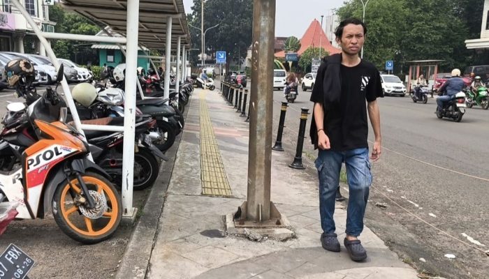 Trotoar Serpong Tangsel Dibatasi Besi, Pengelola Ruko Golden Vienna Jelaskan Alasannya