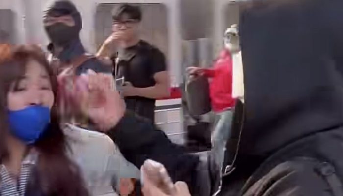 Valiexia (28) Penumpang KRL Green Line Diinjak dan Dijambak, Tak Kenal Pelaku, Baru Pertama Bertemu