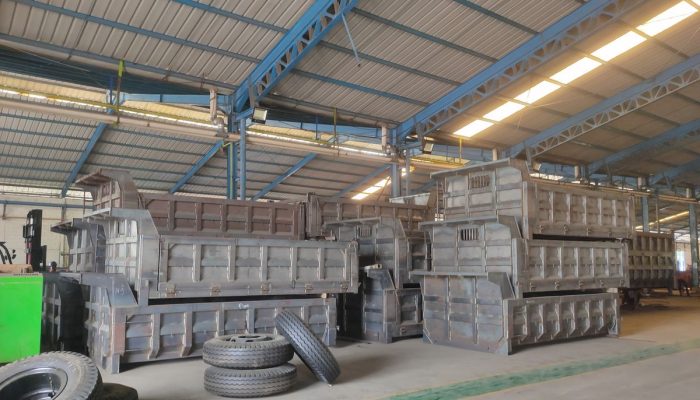 Truk Impor China Jadi Mimpi Buruk Bagi Industri Karoseri Indonesia