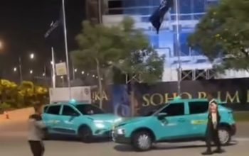 Dua Taksi Hijau Saling Tabrak di PIK Jakut, Berawal dari Nyalip Antrean News 5 Juni 2026