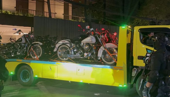 KPK Menyita 19 Kendaraan Mewah dan Perhiasan dari Rumah Silmy Karim: Mobil Sport, Motor Harley