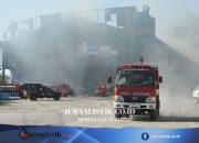 Asap Tebal Selimuti Jalan Pati-Juwana, Pabrik Pengolahan Ikan PT Dua Putra Terbakar Sabtu Pagi