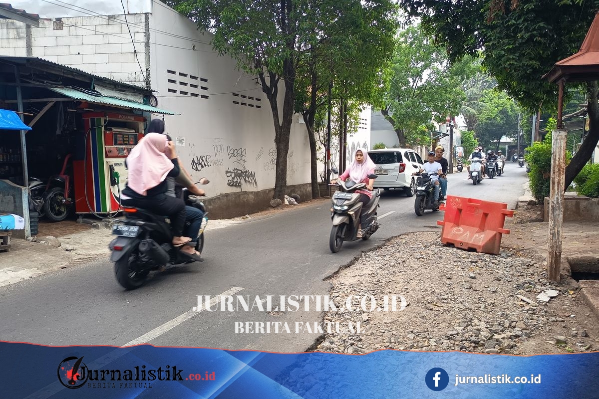 Bekas Galian di Kramat Jati Jaktim Tak Diperbaiki, Warga Khawatir Picu Kecelakaan News 6 Juni 2026